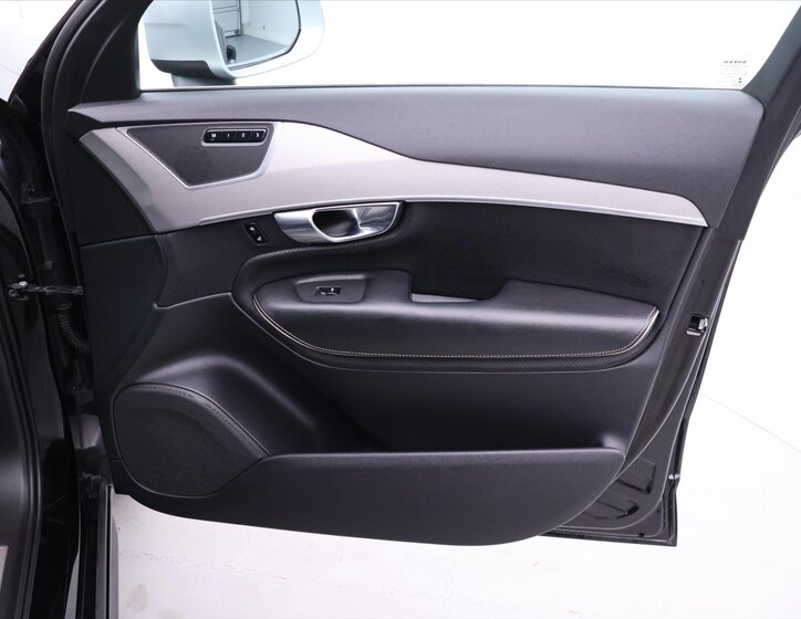 Volvo XC90 SUV / Terénní 2,0 l 173 kw