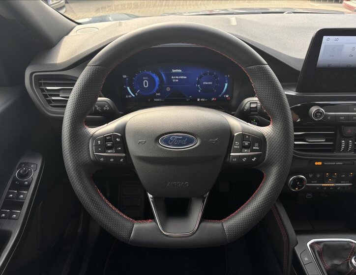 Ford Kuga SUV / Terénní 1,5 l 110 kw