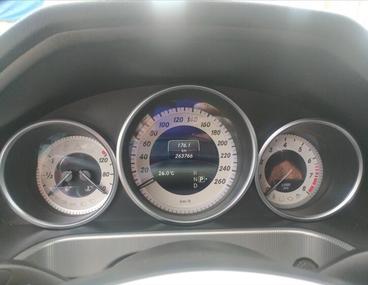 Mercedes-Benz Třídy E 22