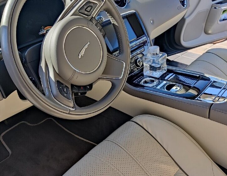 Jaguar XJ Sedan / Limuzína 0,0 0