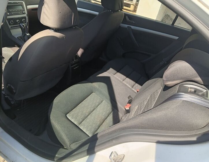 Škoda Octavia Sedan / Limuzína 1,6 l 77 kw