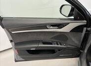 Audi S8 Sedan / Limuzína 4,0 l 445 kw