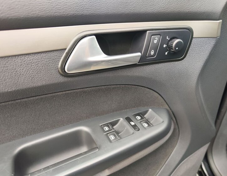 Volkswagen Touran MPV 1,4 l 103 kw