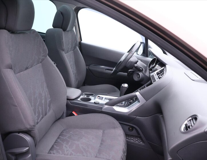 Peugeot 3008 MPV 2,0 l 120 kw