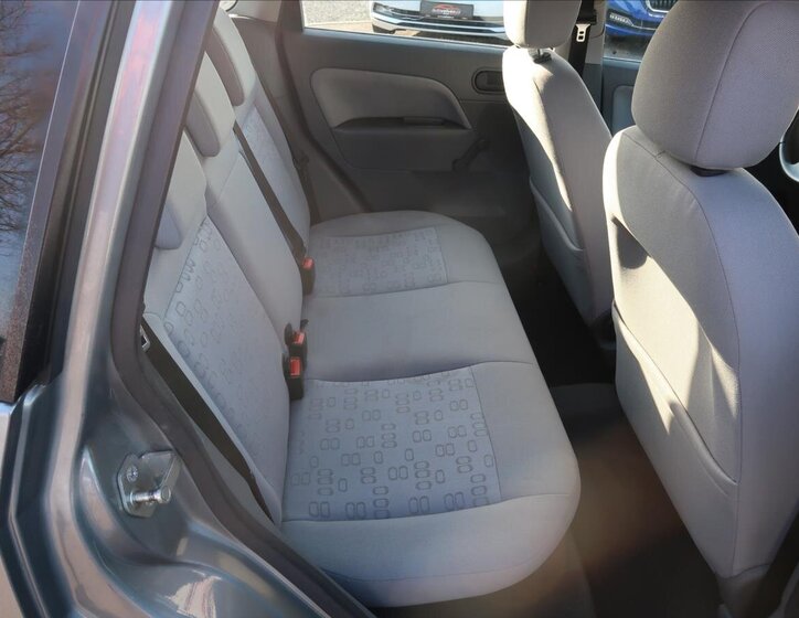 Ford Fiesta Hatchback 1,3 l 51 kw