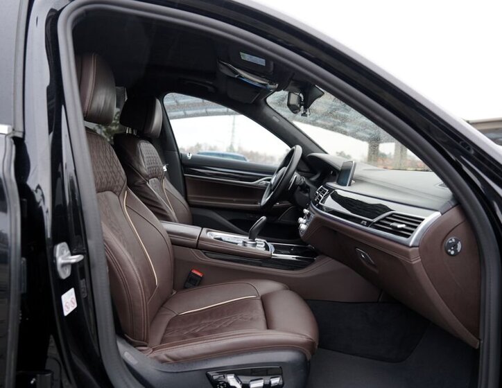 BMW Řada 7 Sedan 3,0 l 250 kw