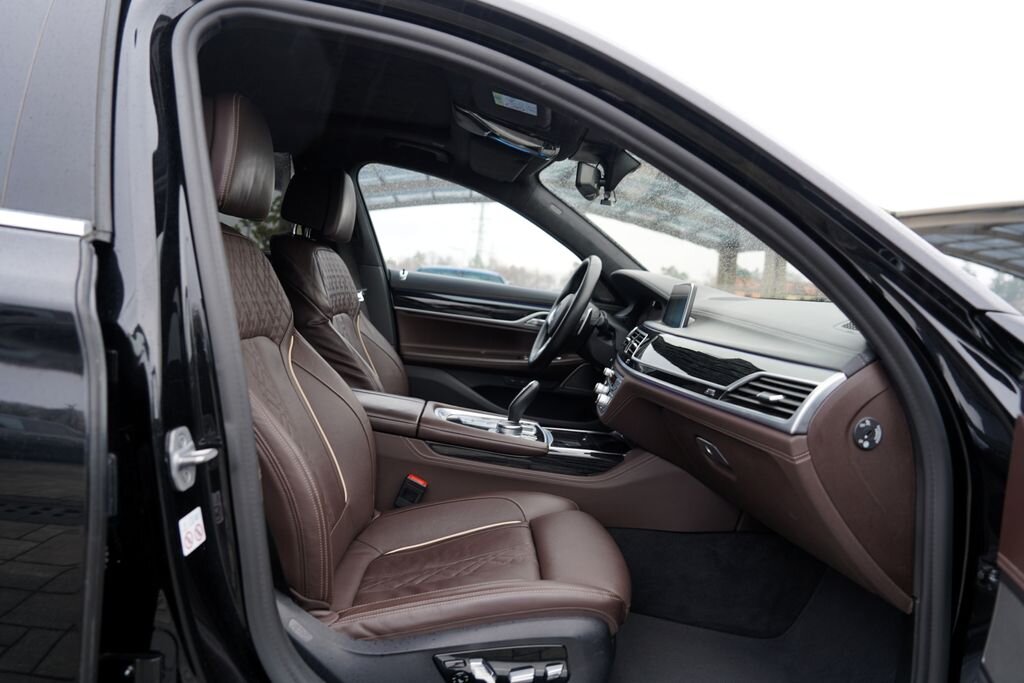 BMW Řada 7 Sedan 3,0 l 250 kw