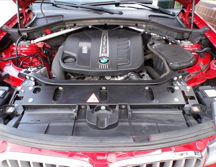 BMW X4 Sedan 3,0 l 190 kw