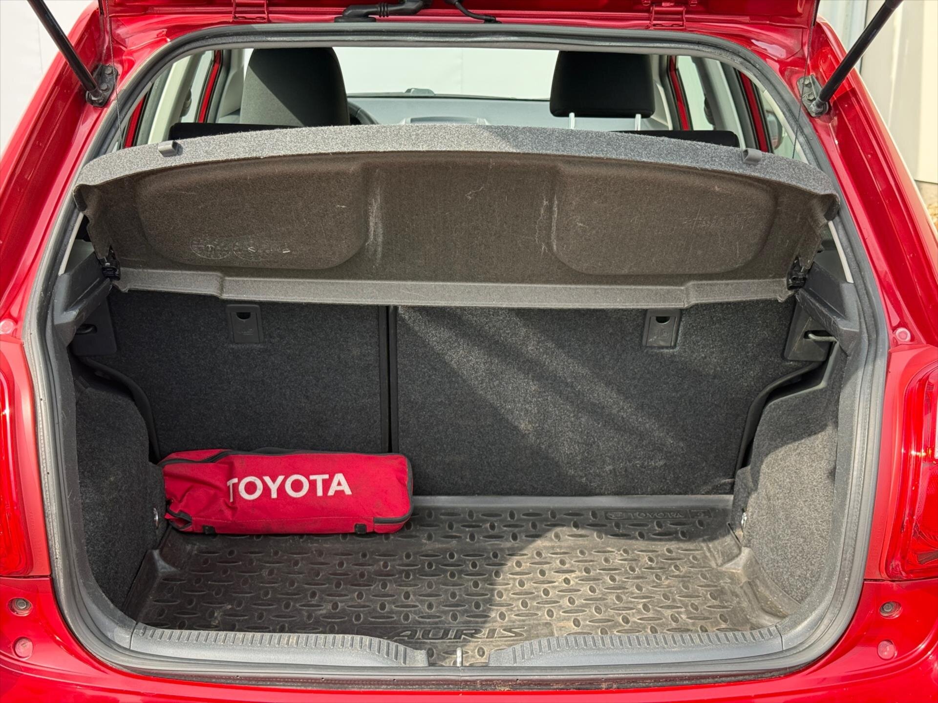 Toyota Auris Hatchback 1,3 l 73 kw