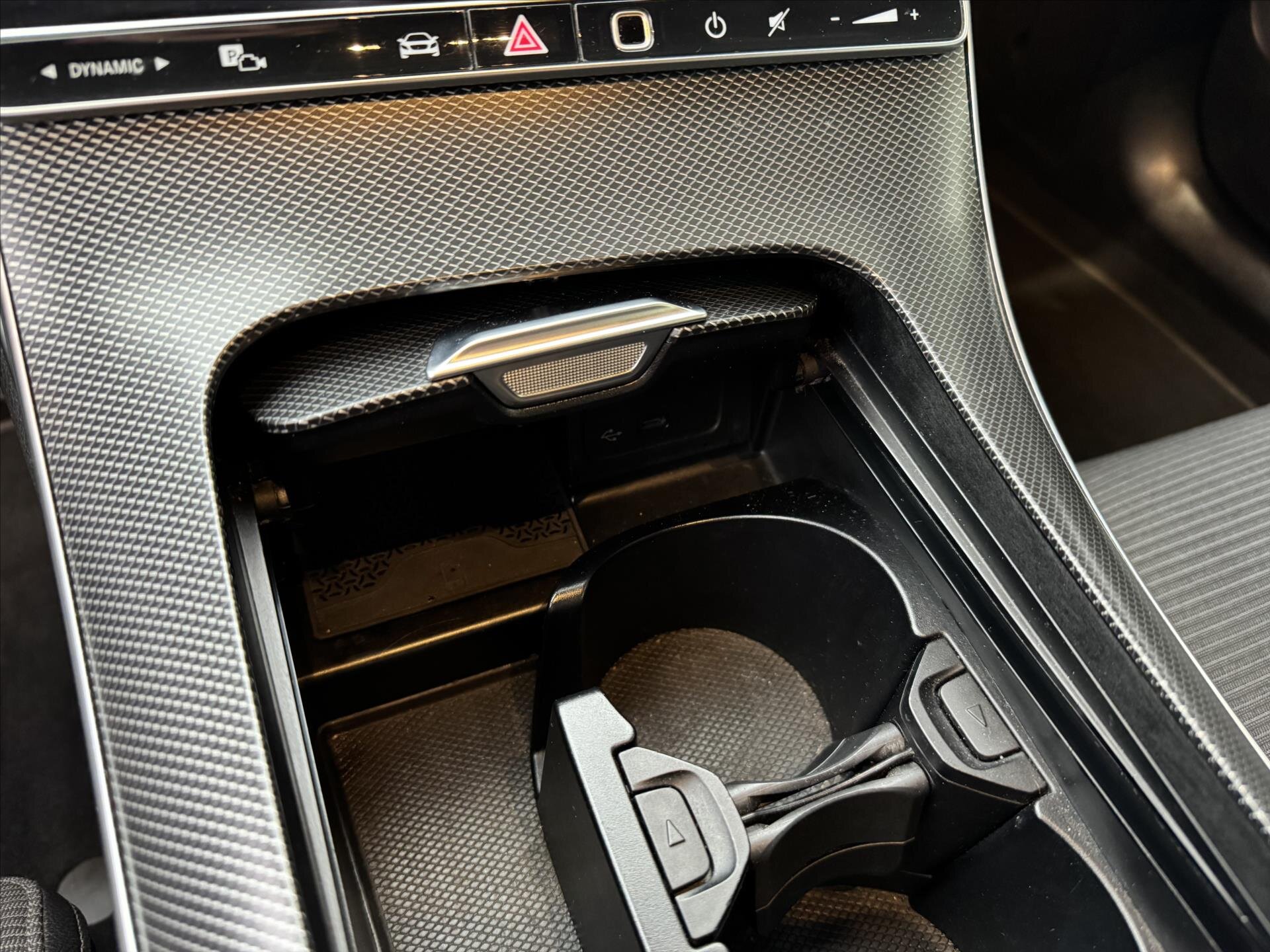 Mercedes-Benz Třídy C Sedan 2,0 l 147 kw