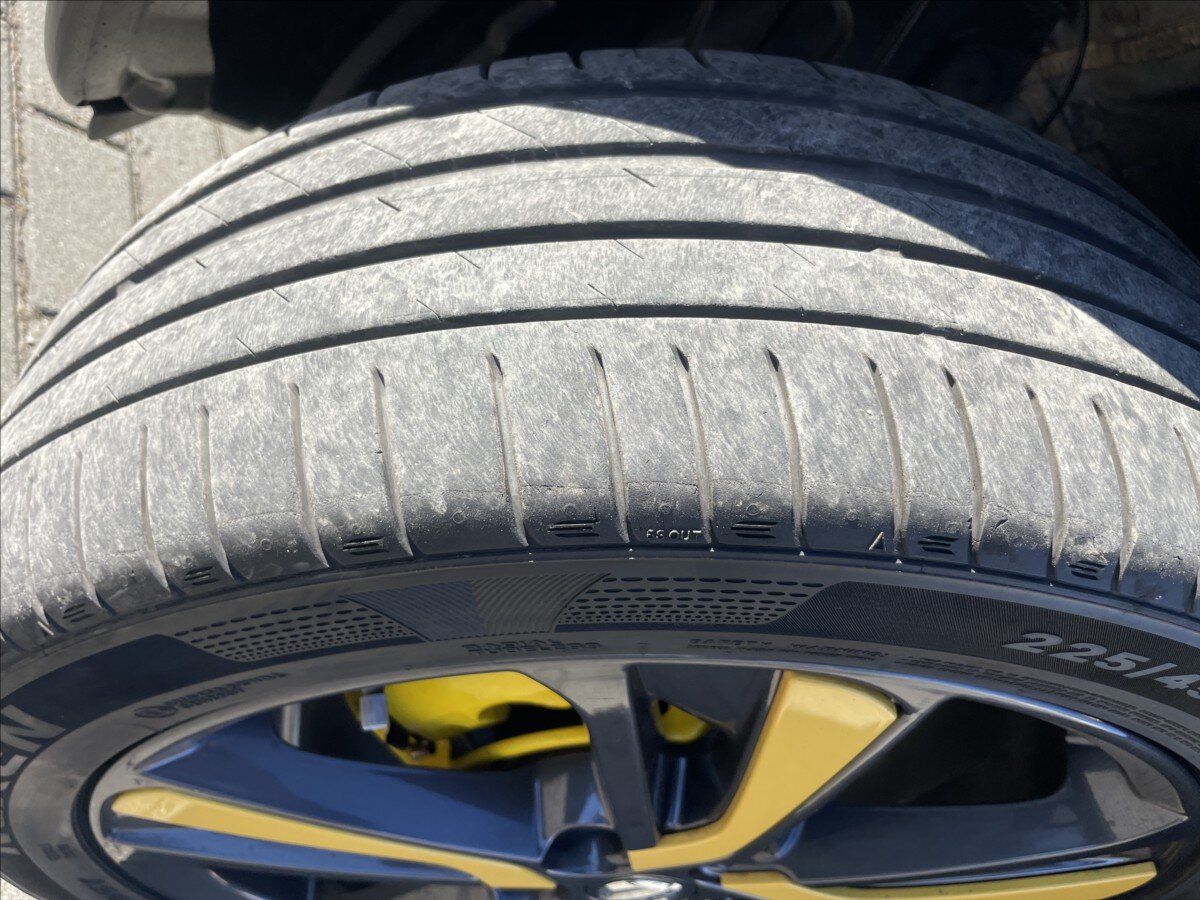 Nissan Juke SUV / Terénní 1,2 l 85 kw