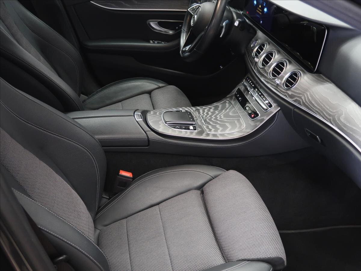 Mercedes-Benz Třídy E Kombi 2,0 l 143 kw