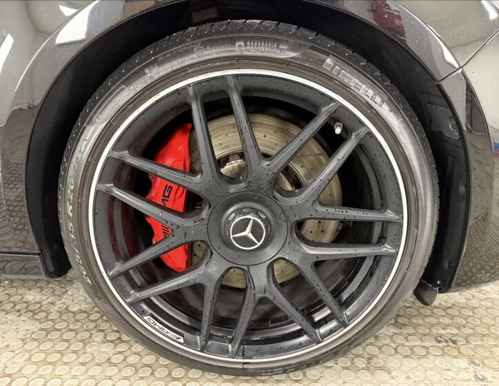 Mercedes-Benz Třídy E Kombi 4,0 l 450 kw