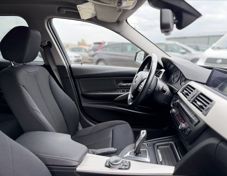 BMW Řada 3 Sedan / Limuzína 3,0 l 225 kw