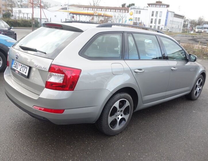 Škoda Octavia 9