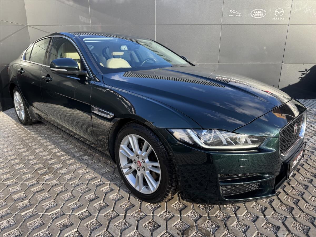 Jaguar XE