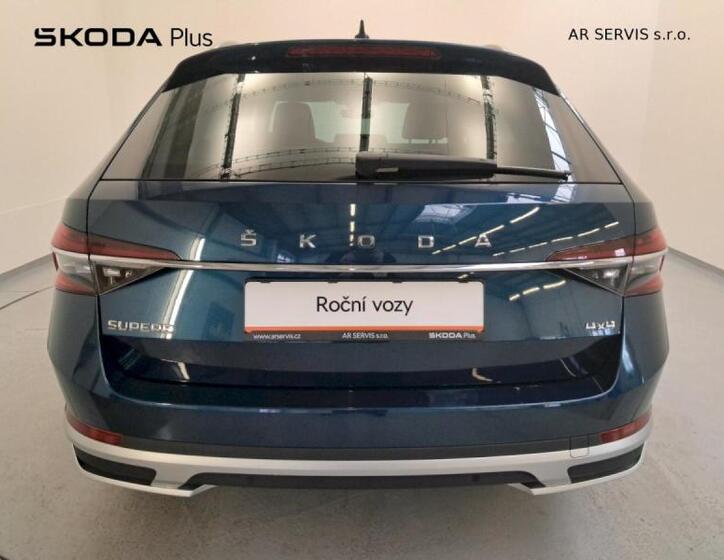 Škoda Superb 9