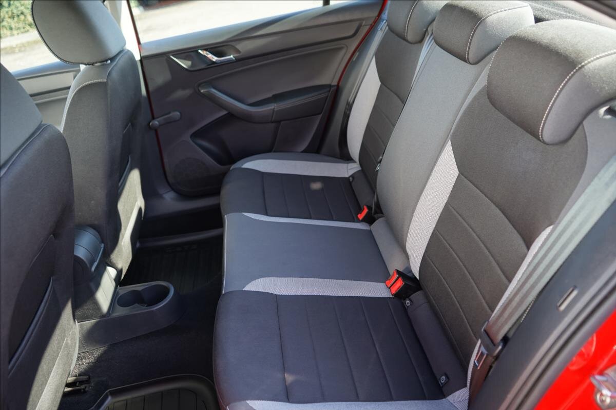 Škoda Rapid Sedan / Limuzína 1,2 l 81 kw