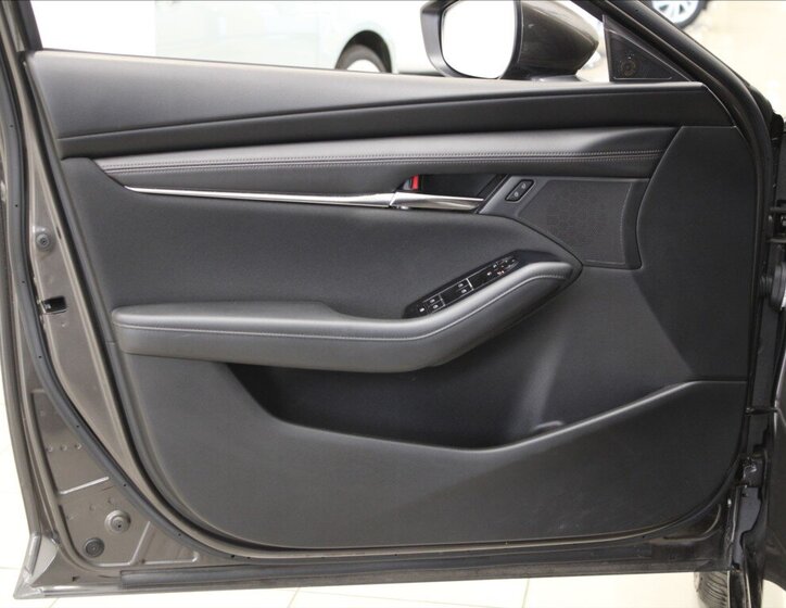 Mazda 3 Sedan / Limuzína 2,0 l 90 kw