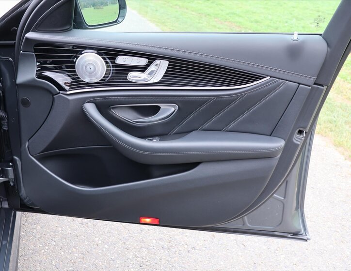 Mercedes-Benz Třídy E Sedan 4,0 l 450 kw