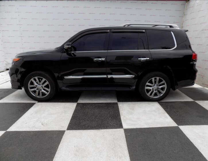 Lexus LX 570 2