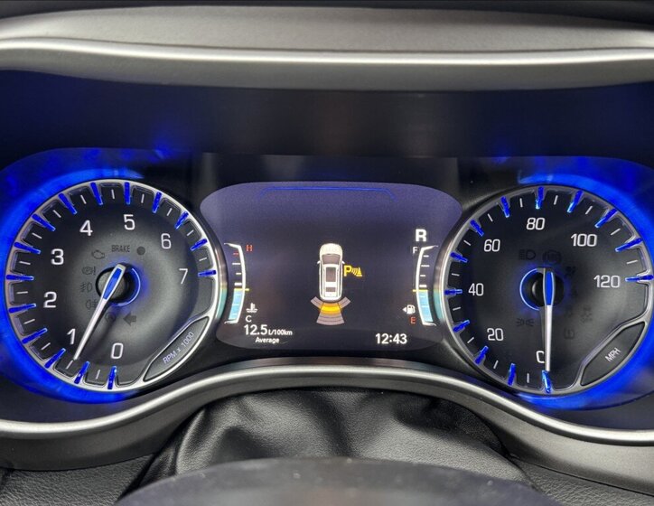 Chrysler Pacifica 33