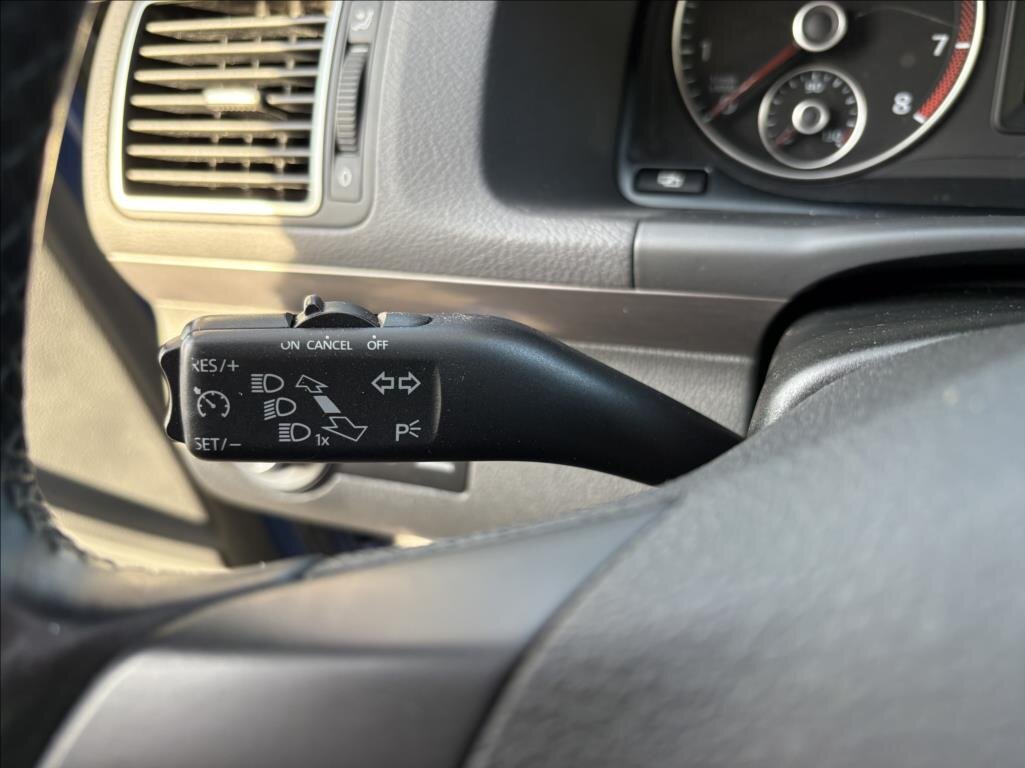 Volkswagen Touran MPV 1,2 l 77 kw