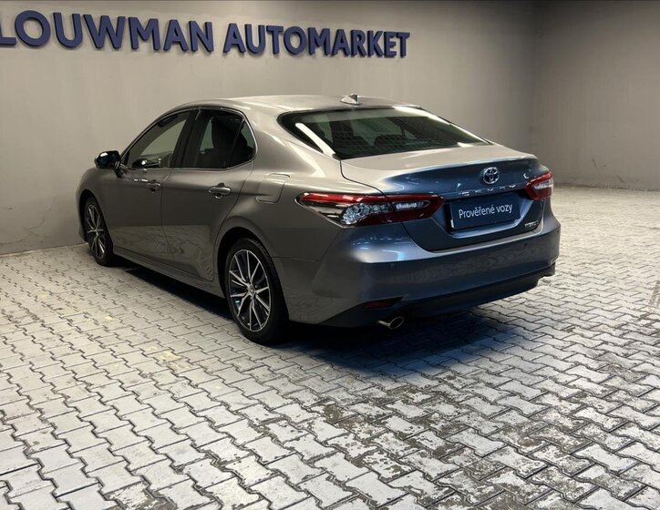 Toyota Camry Sedan 2,5 l 131 kw