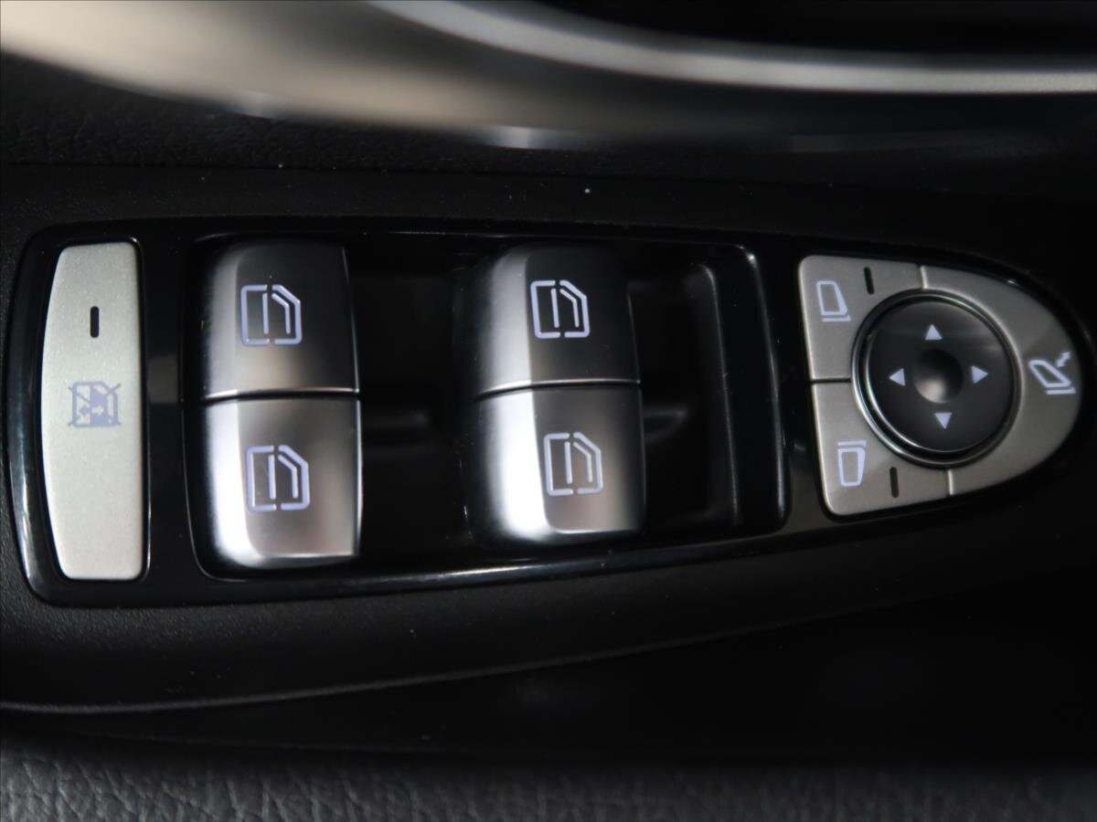 Mercedes-Benz Třídy E Kombi 2,0 l 143 kw