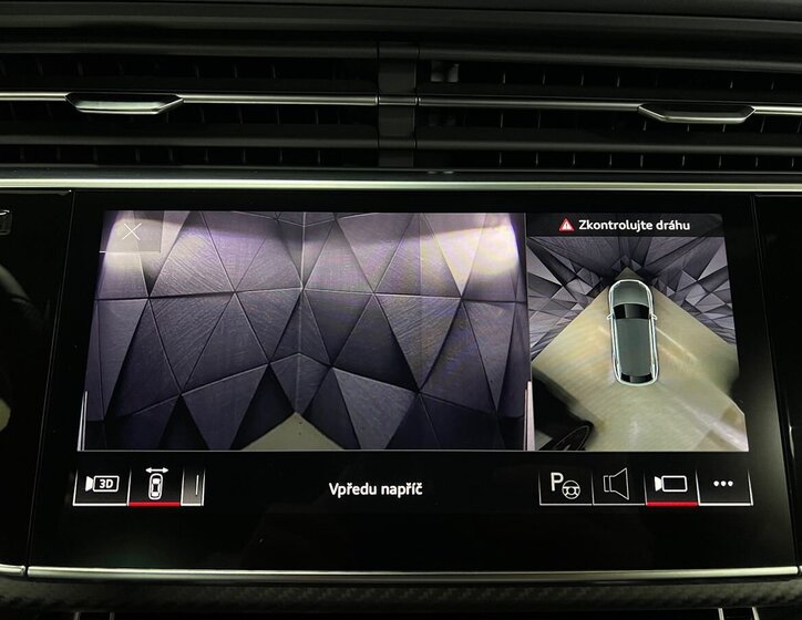 Audi Q8 SUV 3,0 l 210 kw