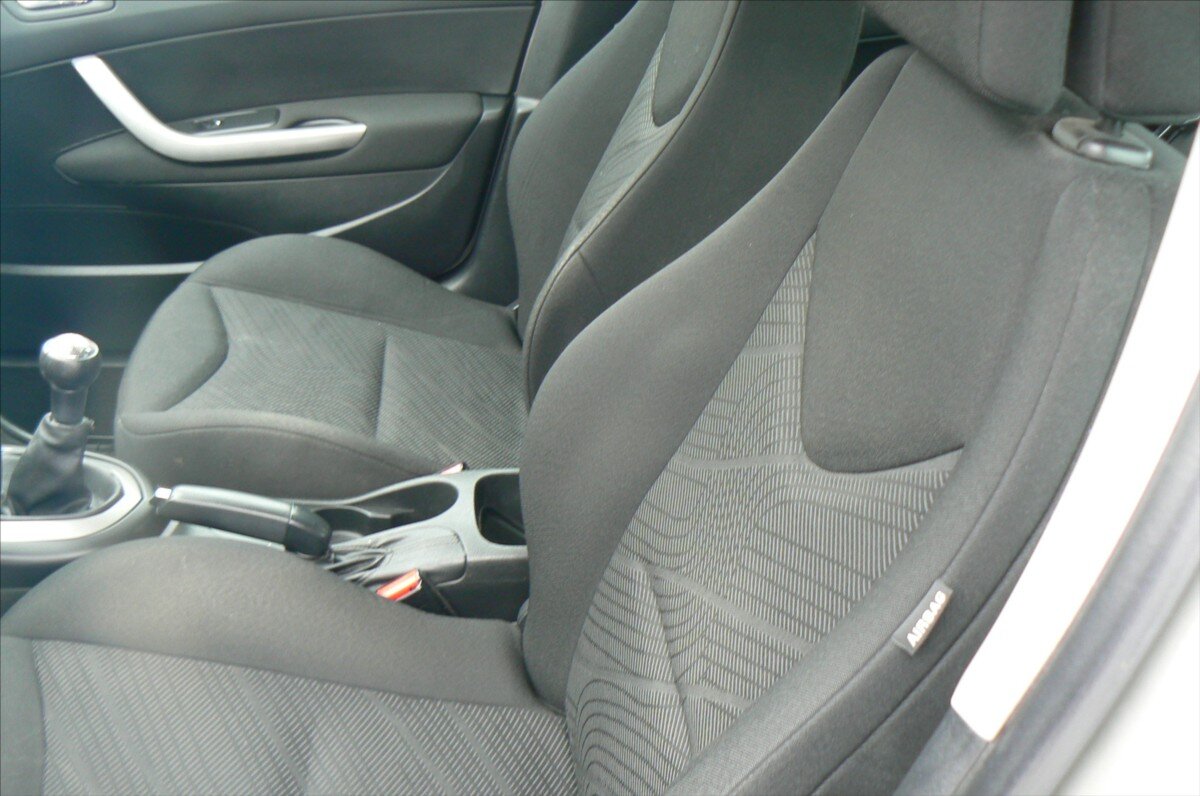 Peugeot 308 Hatchback 1,6 l 66 kw