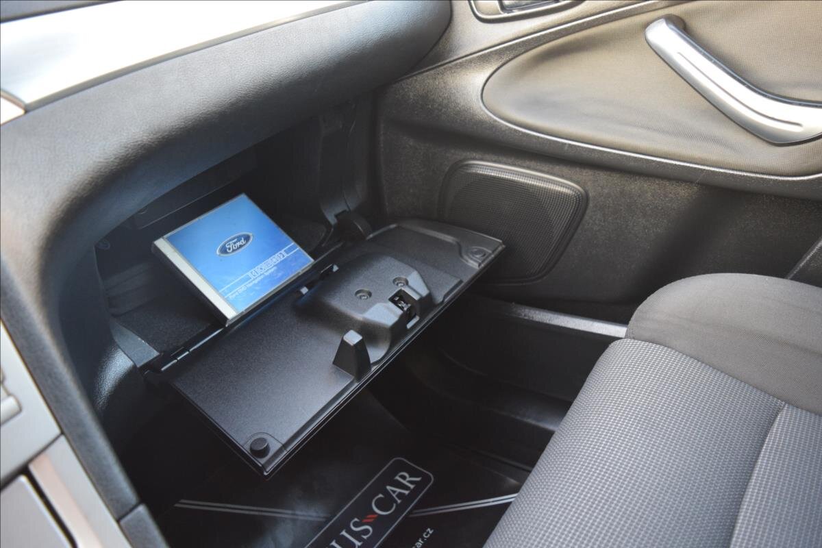 Ford S-MAX MPV 2,0 l 107 kw