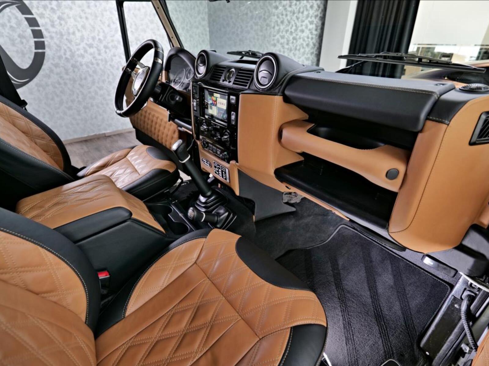 Land Rover Defender 35