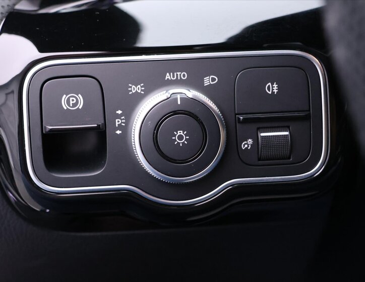 Mercedes-Benz CLA Kombi 2,0 l 225 kw