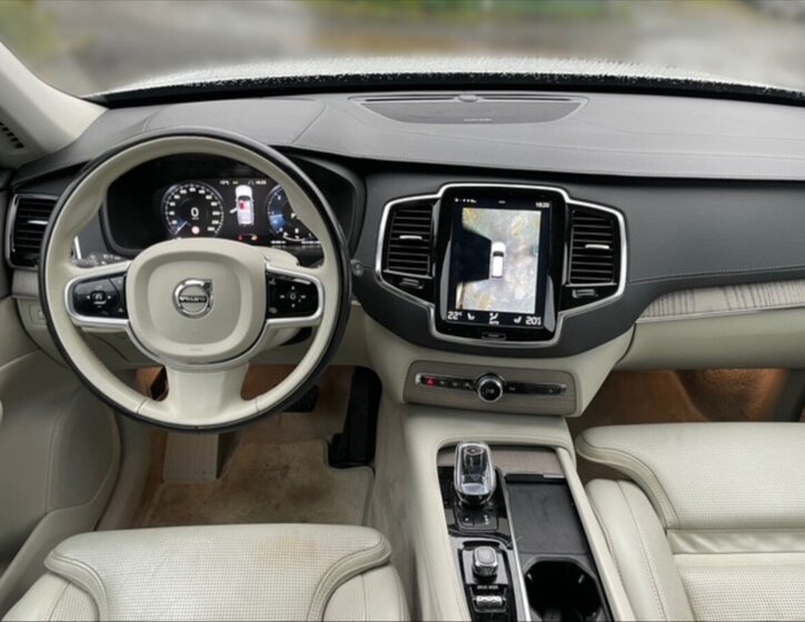 Volvo XC90 9