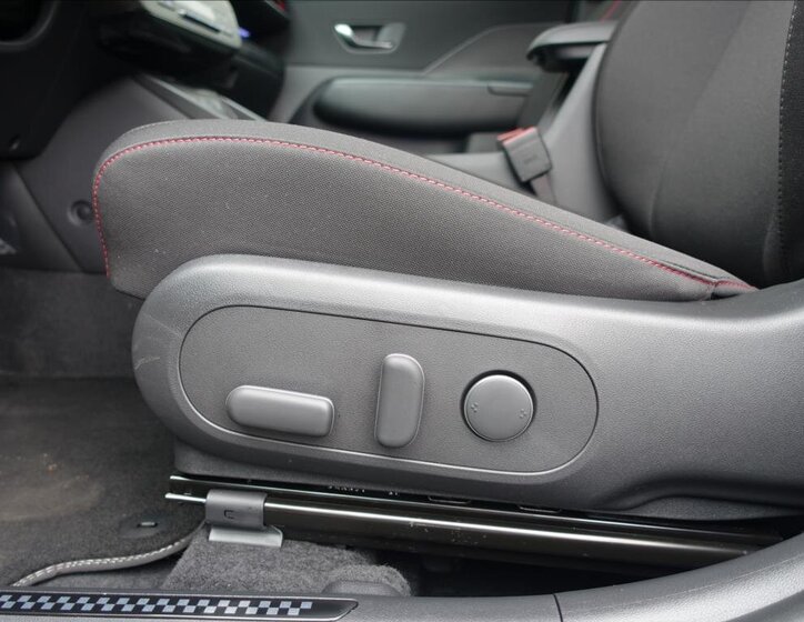 Hyundai Kona SUV / Terénní 1,6 l 132 kw