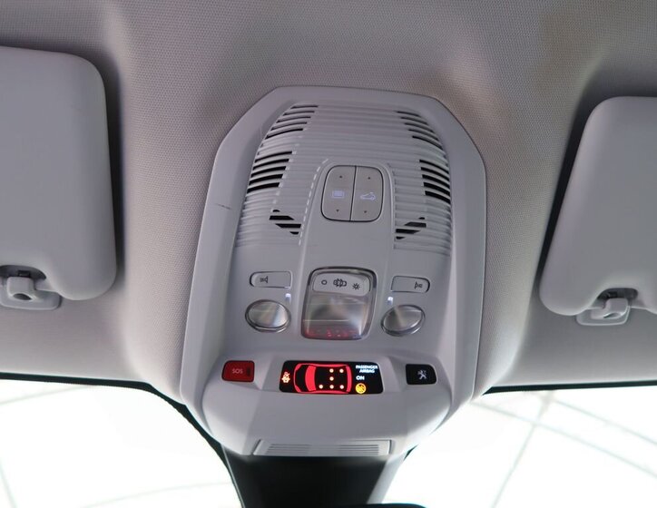 Peugeot 5008 SUV / Terénní 1,2 l 96 kw