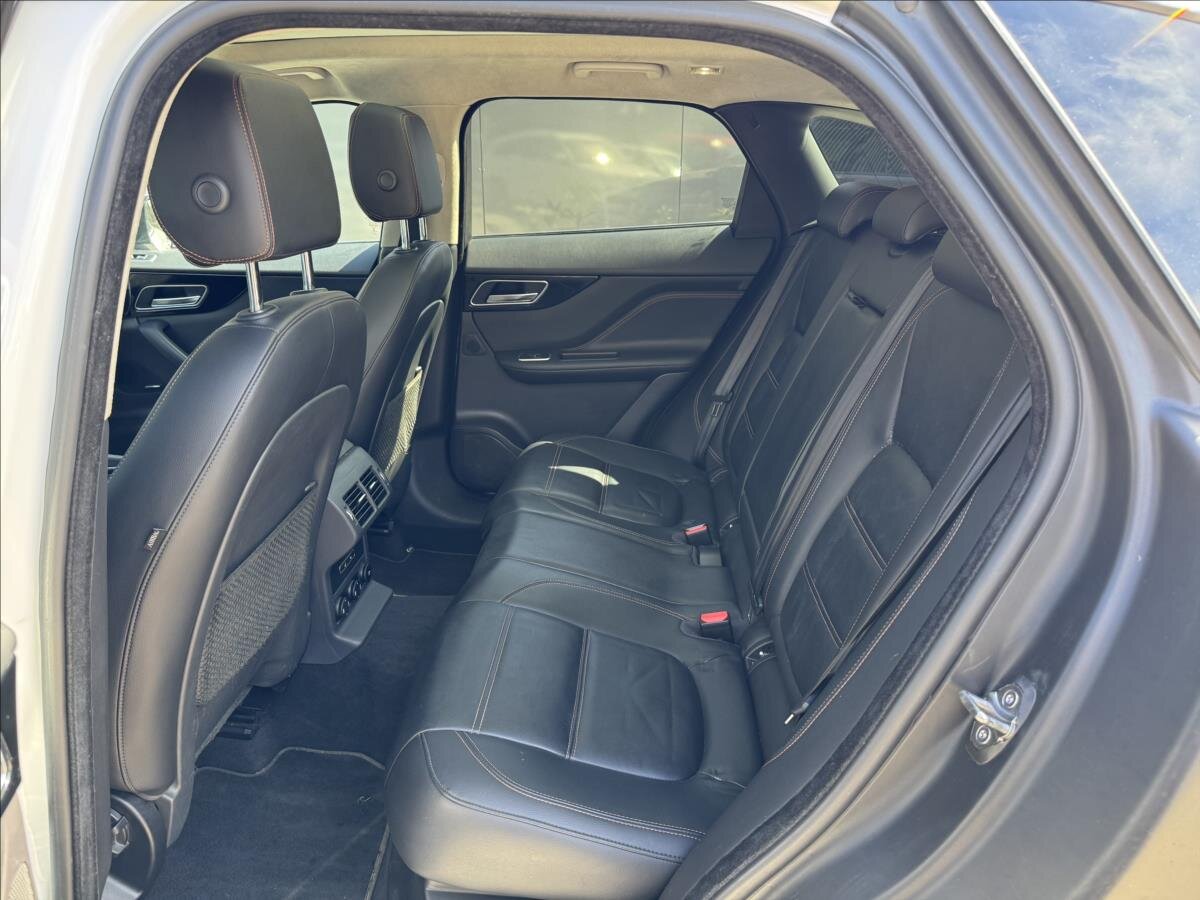 Jaguar F-Pace SUV / Terénní 2,0 l 184 kw