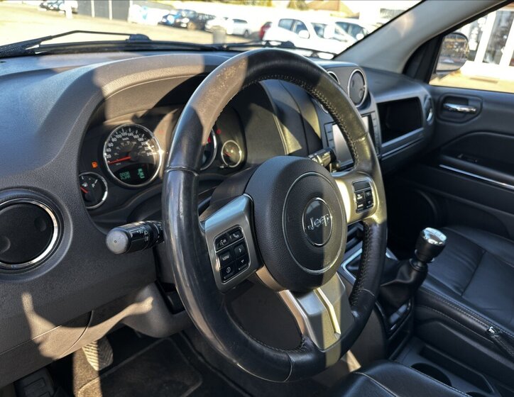 Jeep Compass SUV 2,1 l 120 kw