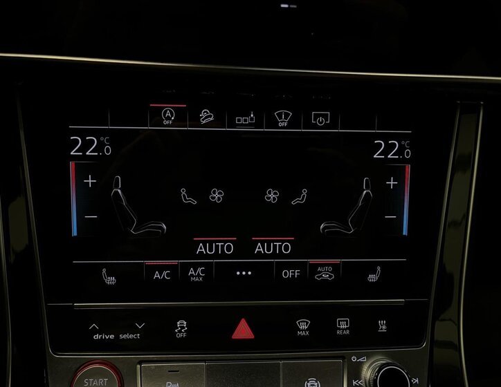 Audi SQ7 Kombi 4,0 l 320 kw