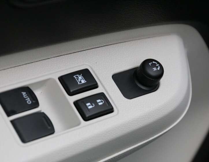 Suzuki Ignis Hatchback 1,2 l 66 kw