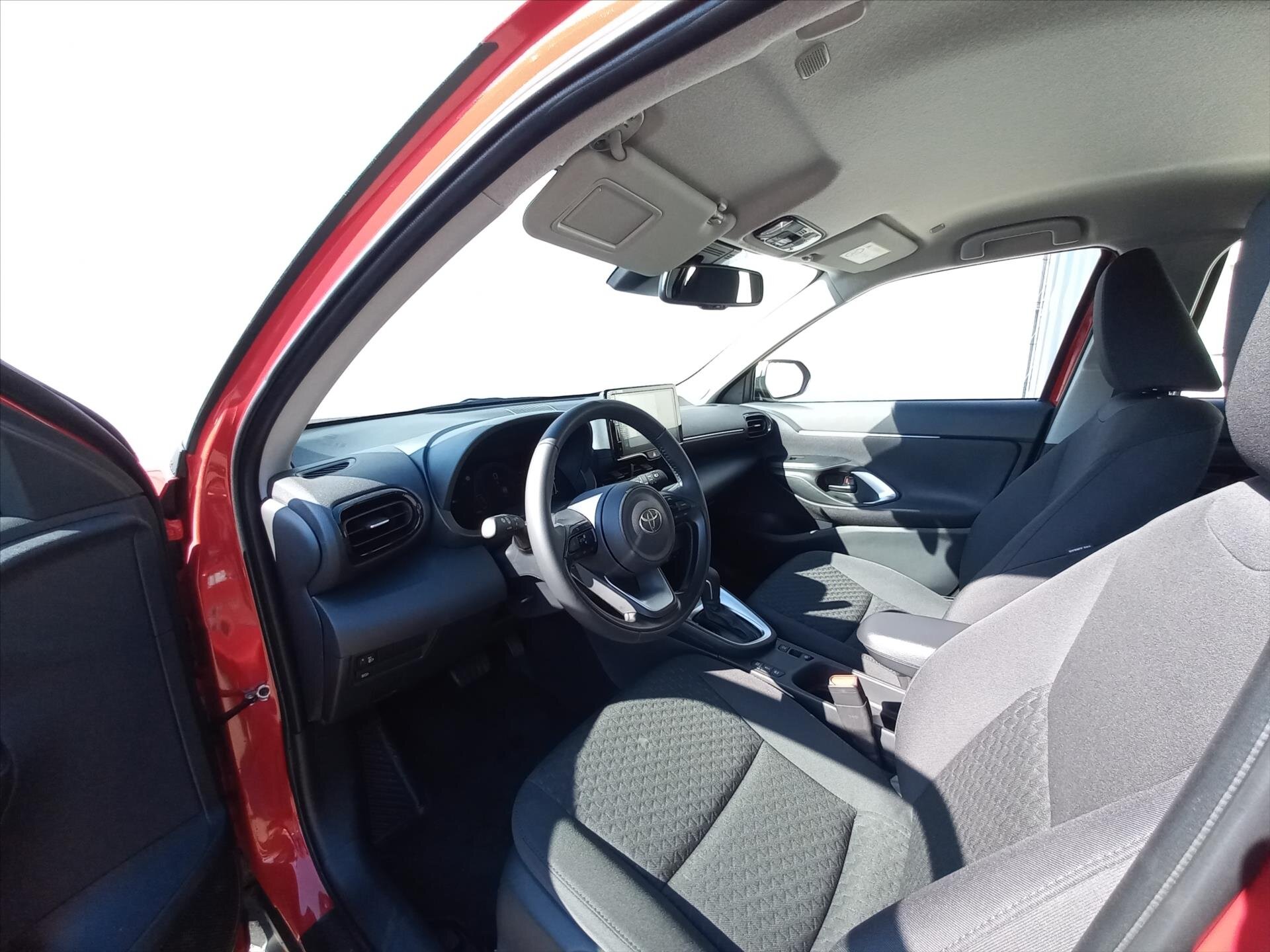 Toyota Yaris Cross CUV / Crossover 1,5 l 68 kw