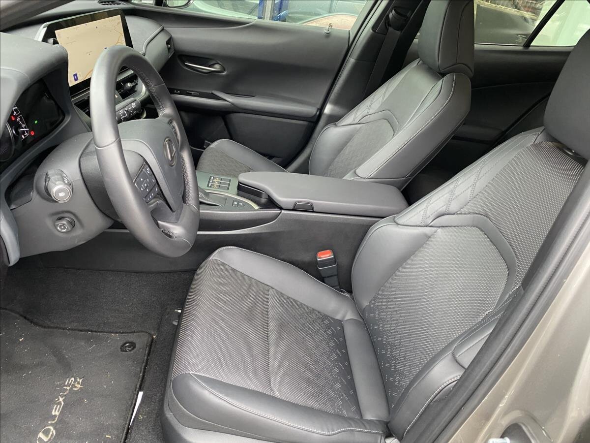Lexus UX 250h