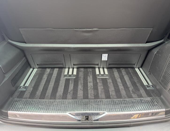 Volkswagen Multivan 34