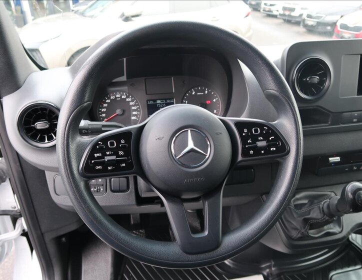 Mercedes-Benz Sprinter 16
