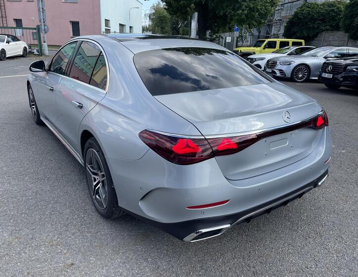 Mercedes-Benz Třídy E 4