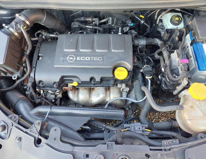 Opel Corsa Hatchback 1,2 l 51 kw