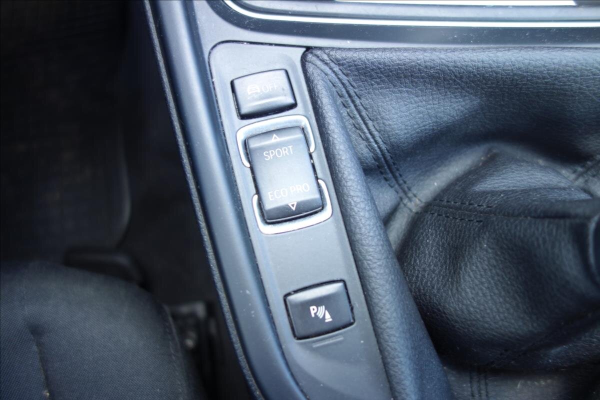 BMW Řada 3 Sedan / Limuzína 2,0 l 105 kw