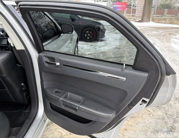 Chrysler 300C Kombi 3,0 l 160 kw