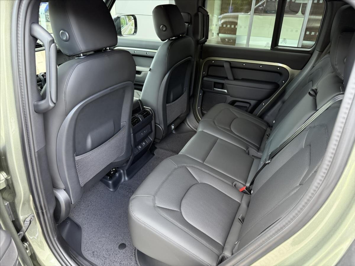 Land Rover Defender SUV 3,0 l 184 kw